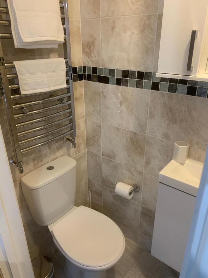 רדינג Cosy Room With Private Entrance & Ensuite מראה חיצוני תמונה