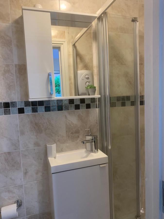 רדינג Cosy Room With Private Entrance & Ensuite מראה חיצוני תמונה